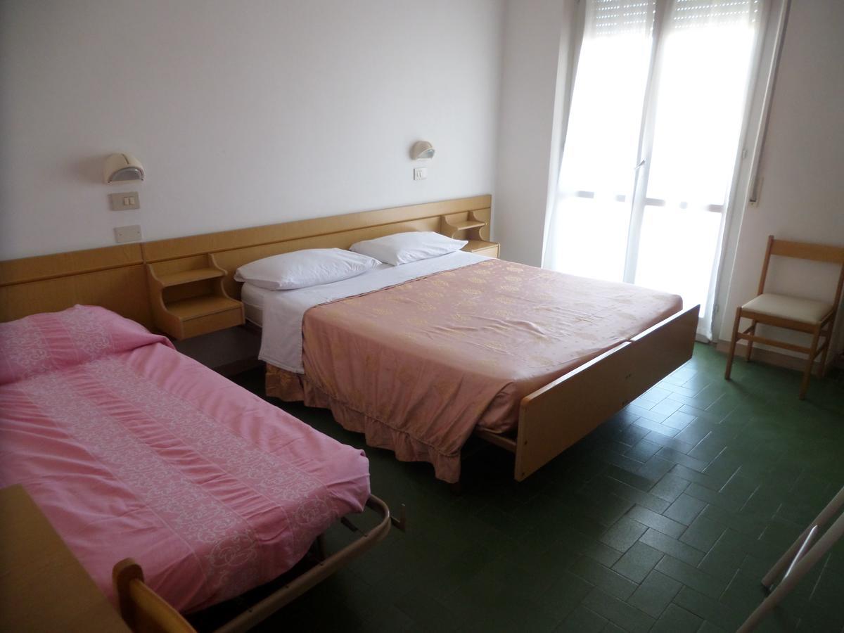 Hotel Savini Rimini Kamer foto