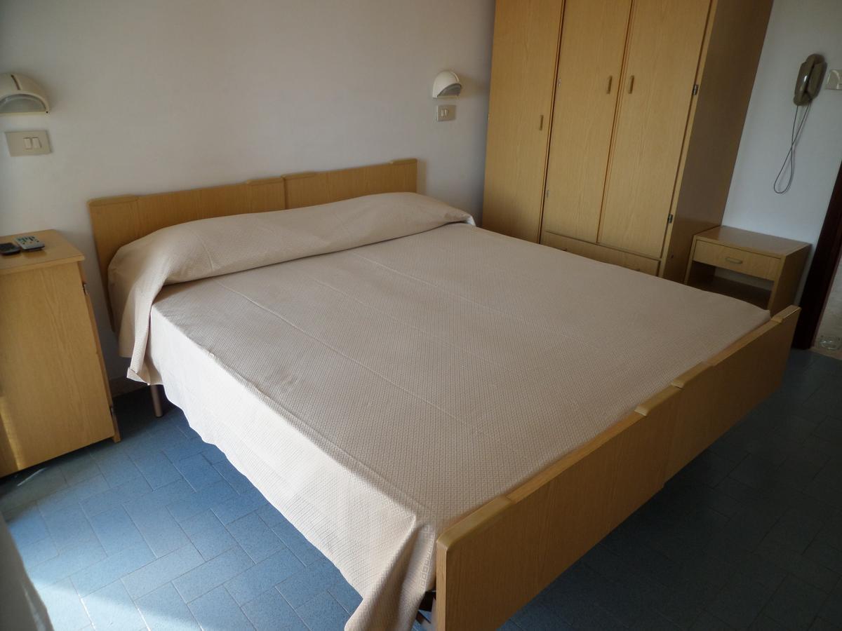 Hotel Savini Rimini Buitenkant foto