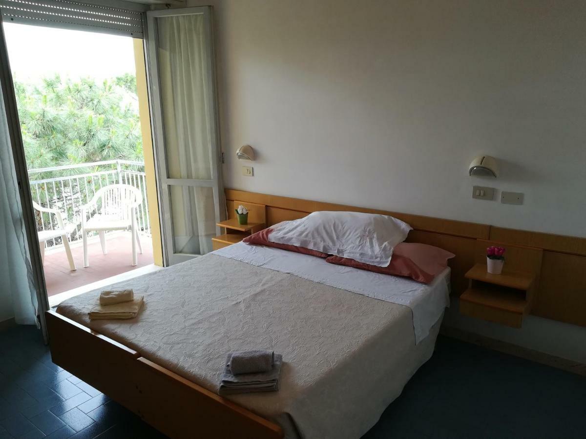 Hotel Savini Rimini Buitenkant foto